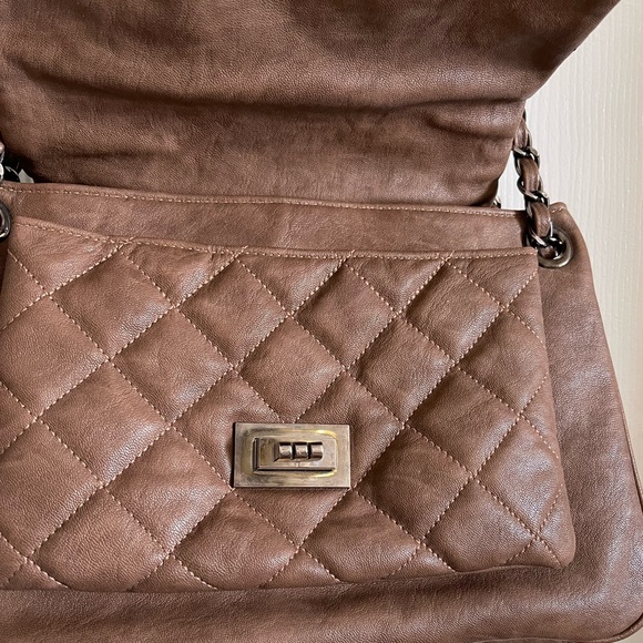 Quilted convertible handbag - Picture 9 of 10